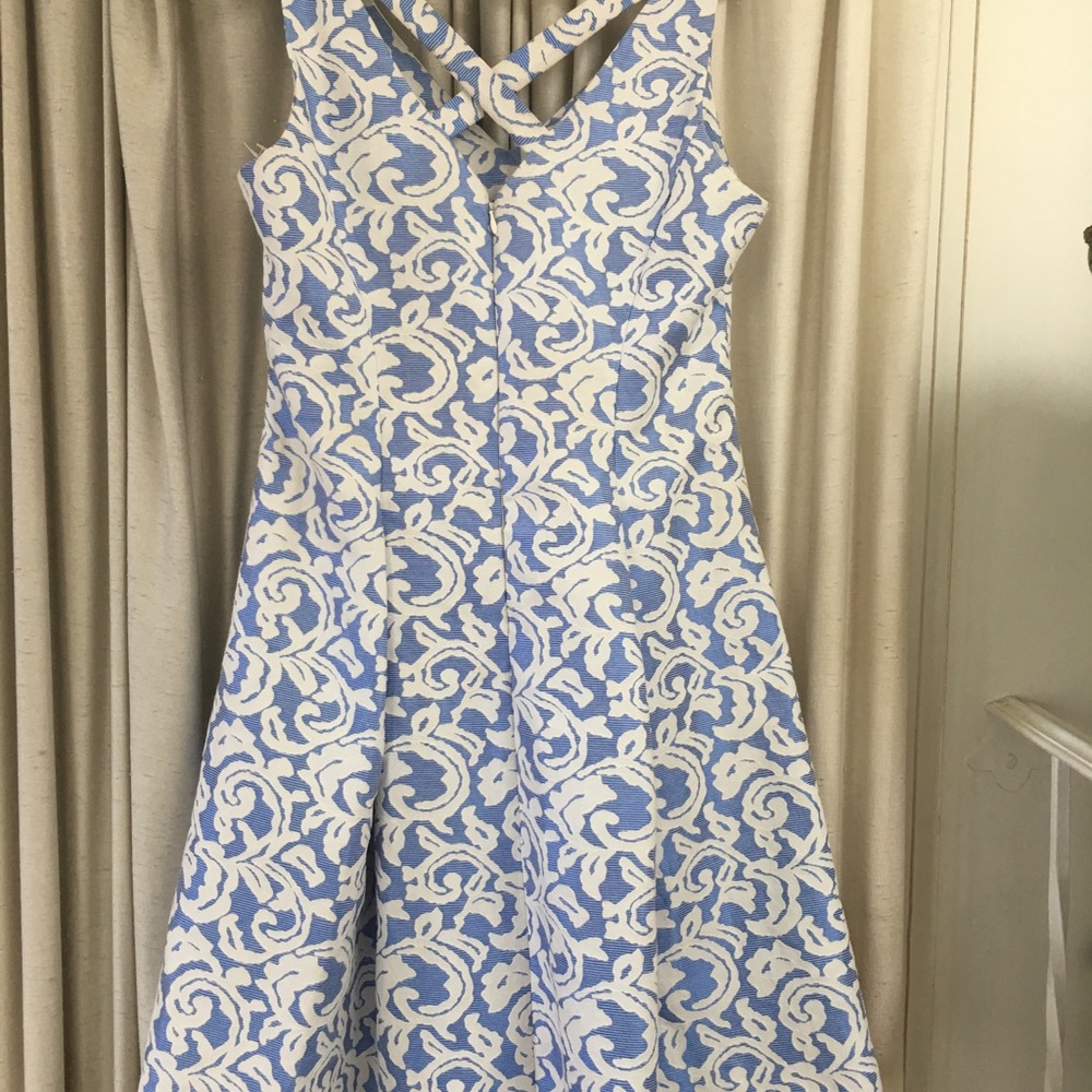 Dresses - Picture 2 of 4